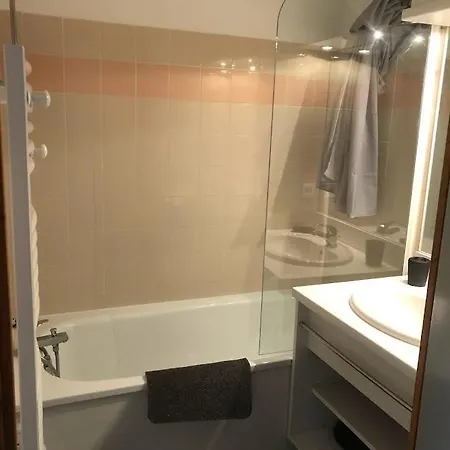 1800 * فالمينييه